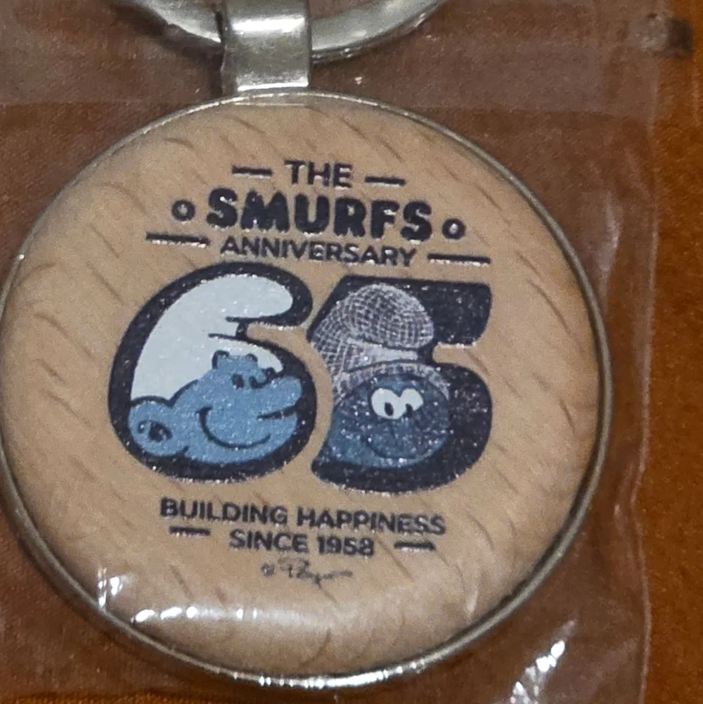The Smurfs 65th Anniversary Cartoon Collectible Keyring/Keychain New In Package